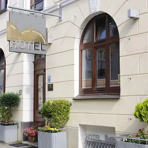hotel-zur-alten-stadtmauer.hamburg-hotels-de.com/