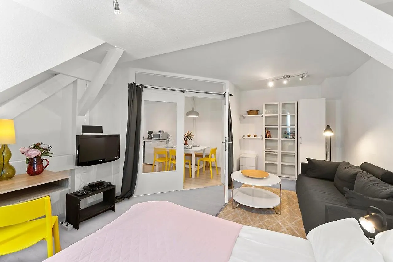 Holiday 33 Apartments Abcd Alexanderplatz Berlin