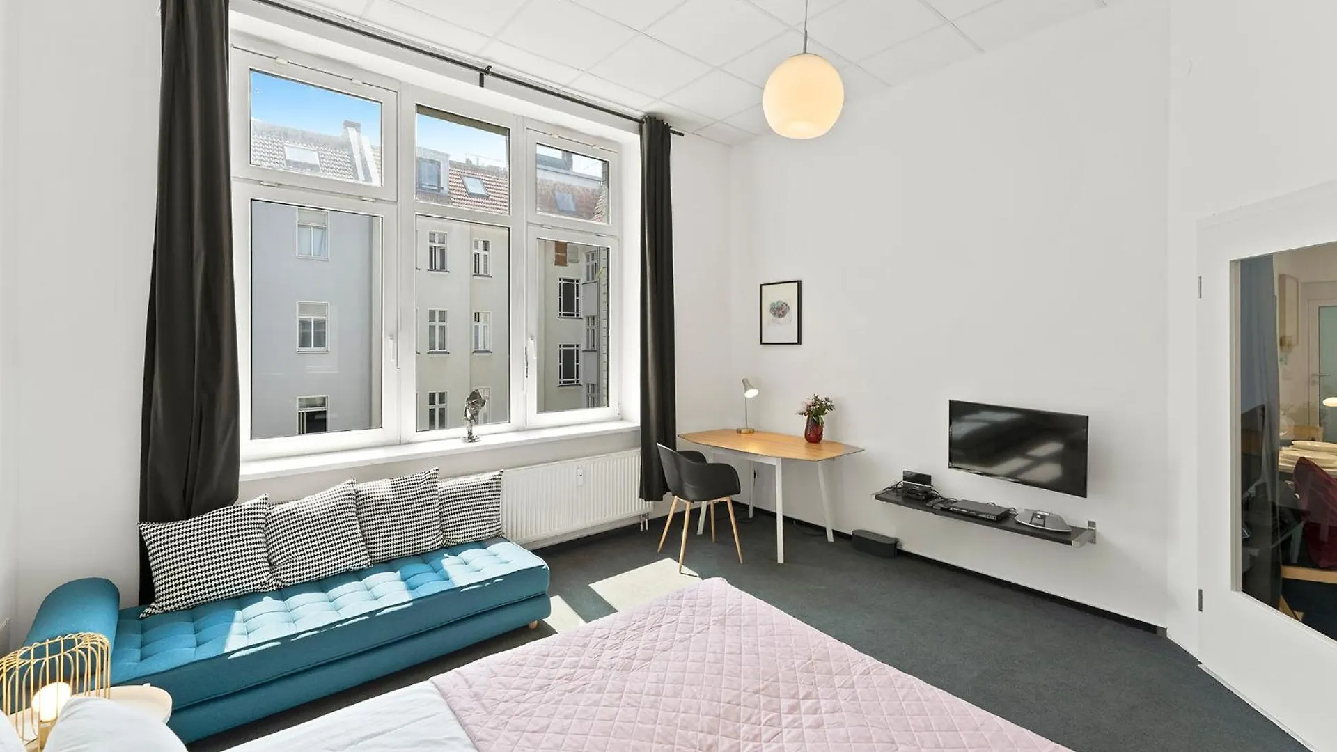 Holiday 33 Apartments Abcd Alexanderplatz Berlin
